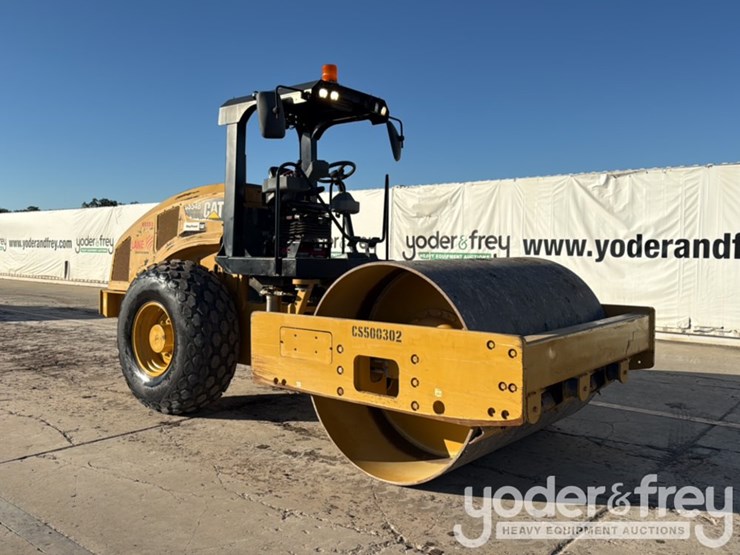 2016-caterpillar-cs54b-image-7