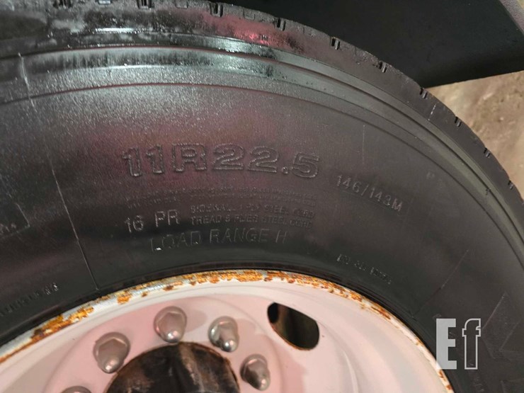 2010-peterbilt-340-image-25