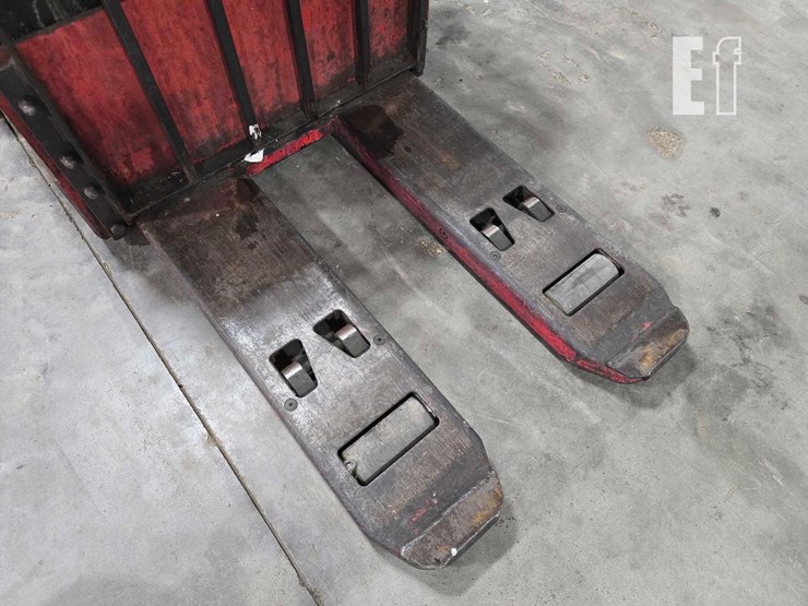 raymond-8400-image-15