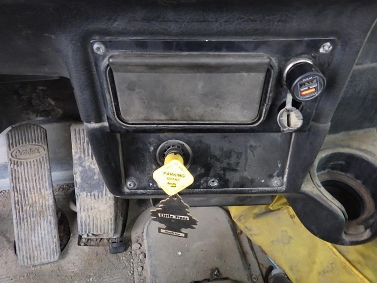 2001-peterbilt-357-image-51