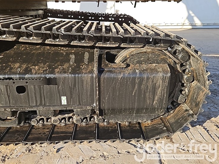 2023-caterpillar-340-image-24