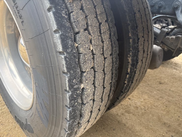 2006-peterbilt-379-image-67