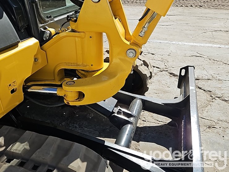 2024-komatsu-pc55mr-image-14