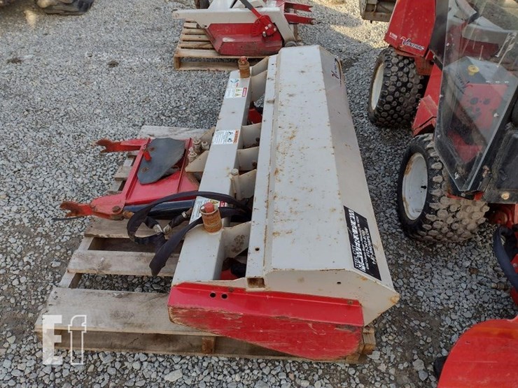 ventrac-3400l-lawn-mower-w/blade-&-broom-image-42