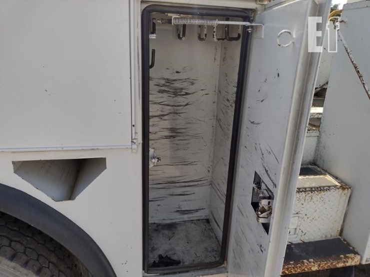 2008-international-durastar-4300-image-34