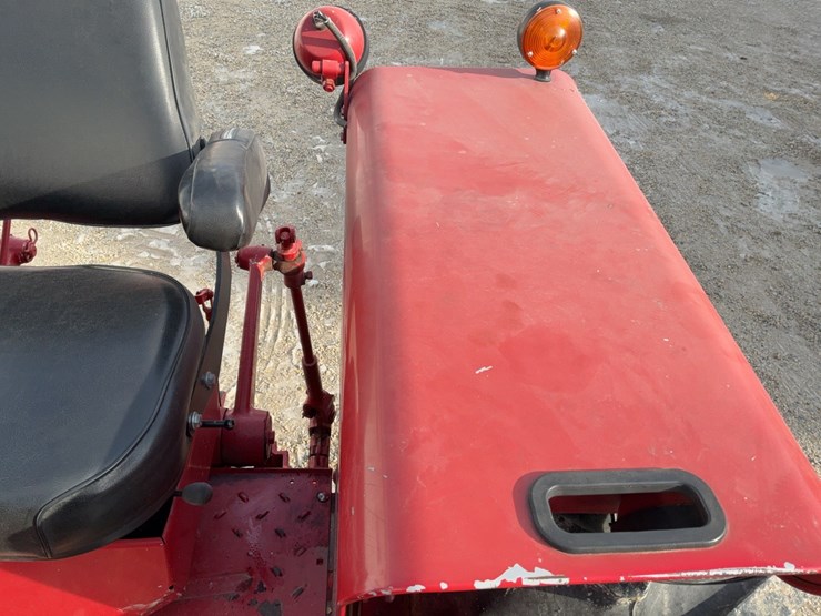 1970-ih-farmall-856-tractor-image-52