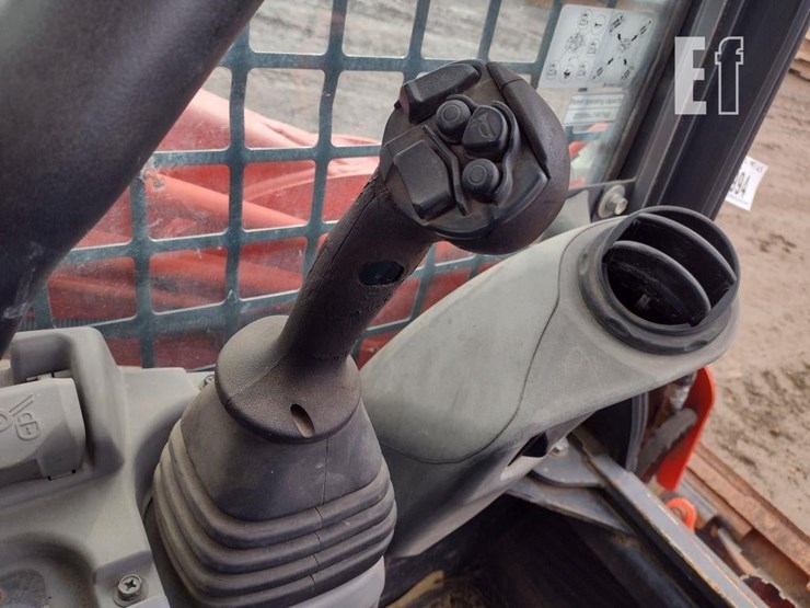 2019-kubota-svl95-2s-image-10