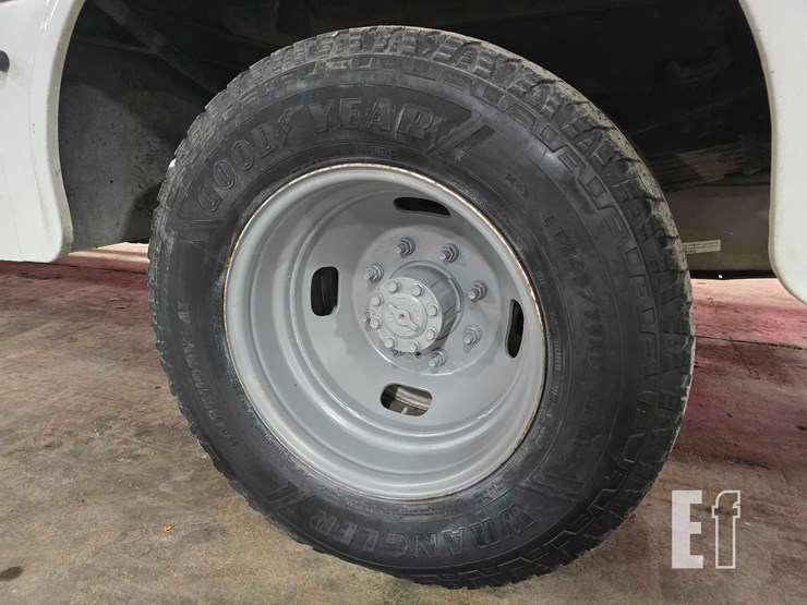 2015-ford-f350-image-25