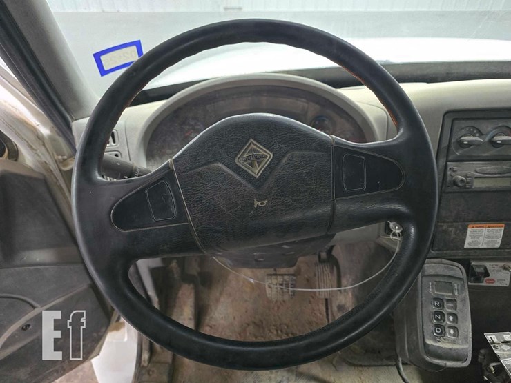 2009-international-durastar-4300-image-10