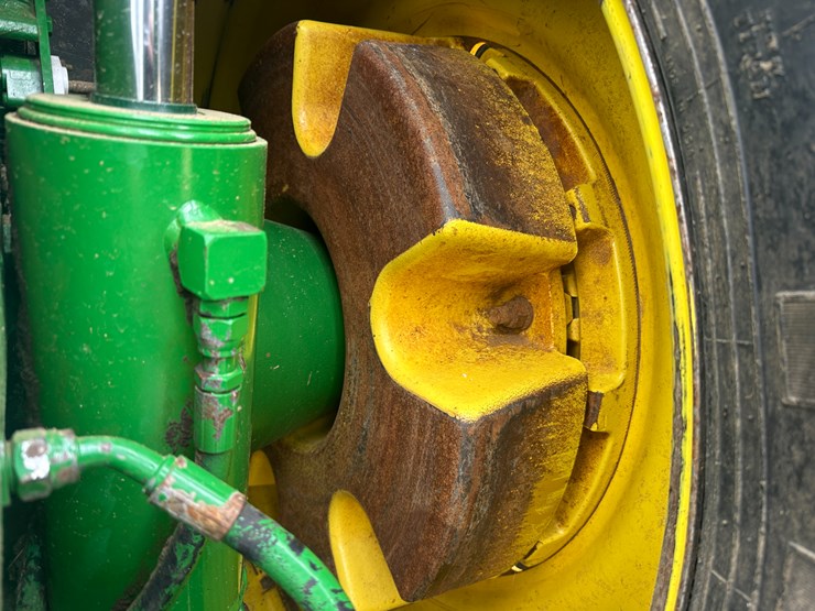 2010-john-deere-8345r-image-12