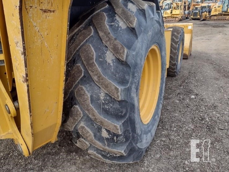 2019-deere-310sl-image-24