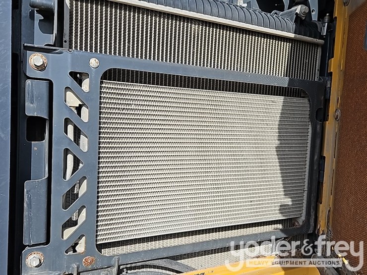 2017-deere-672g-image-22