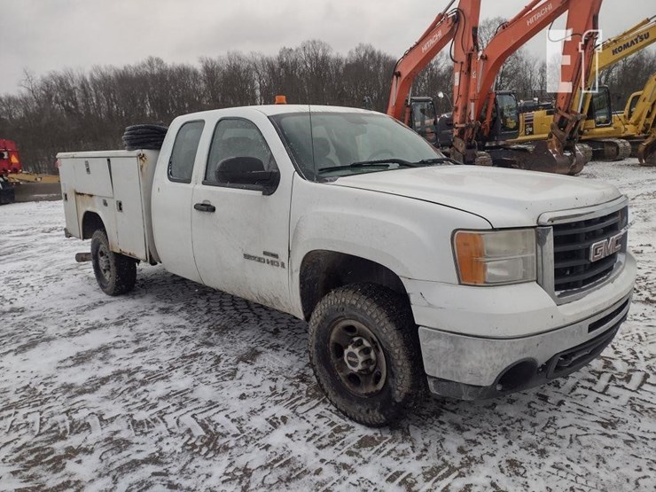 2008-gmc-3500-image-30