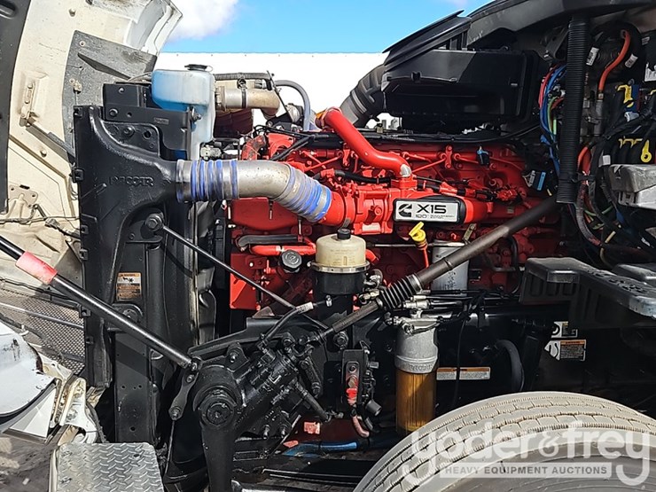 2020-peterbilt-567-image-23