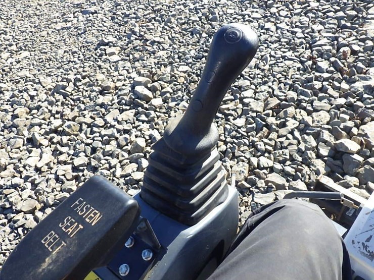 2021-bobcat-e10-image-34