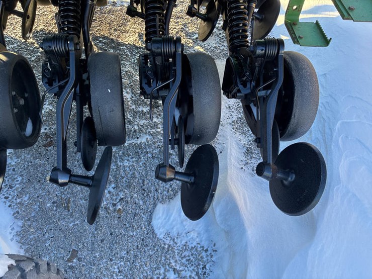 john-deere-1590-image-35