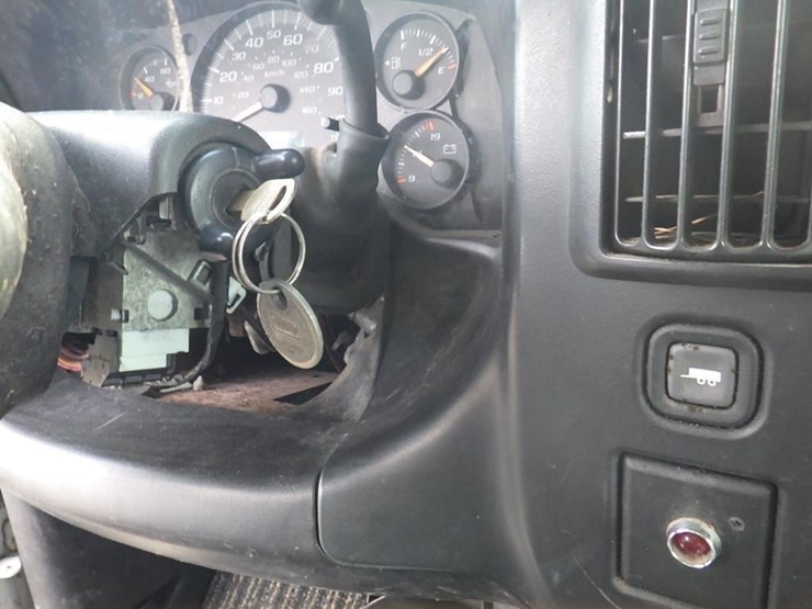 2005-chevrolet-express-2500-image-28