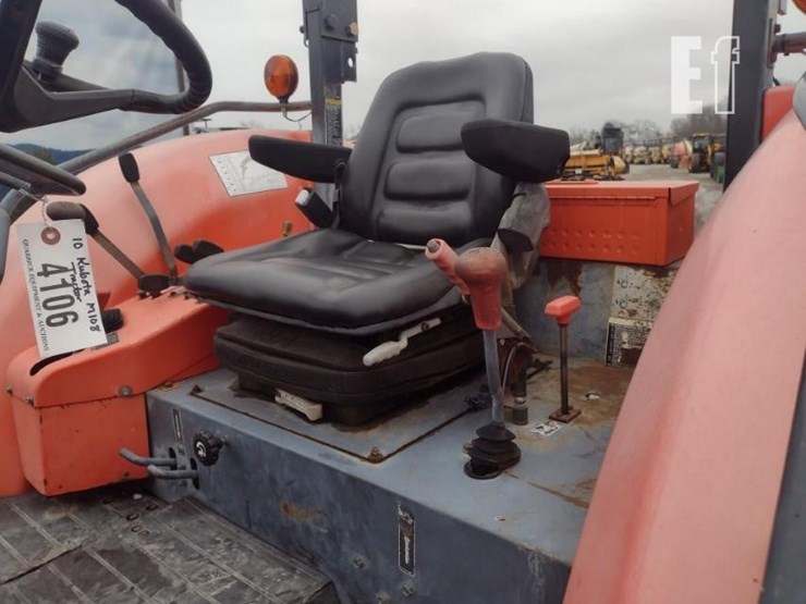 10-kubota-m108-tractor-image-14