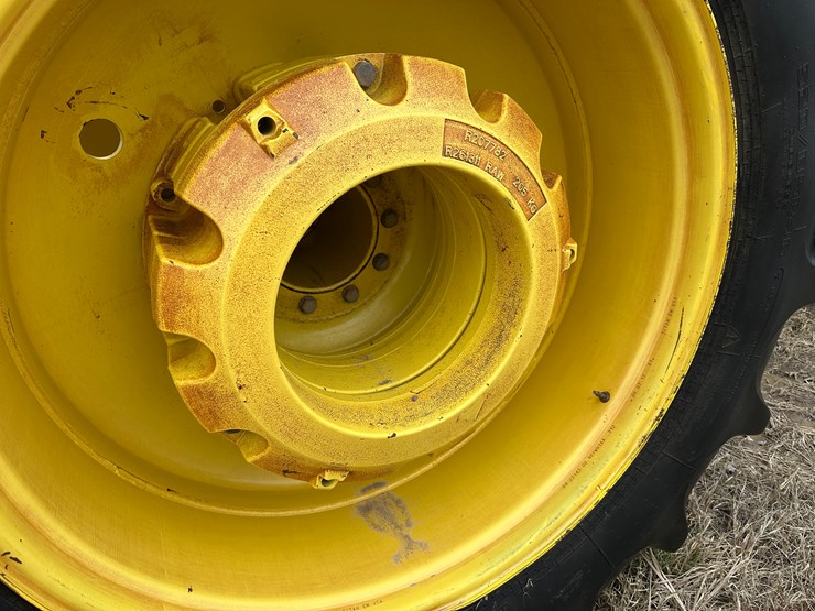 2013-john-deere-9560r-image-15