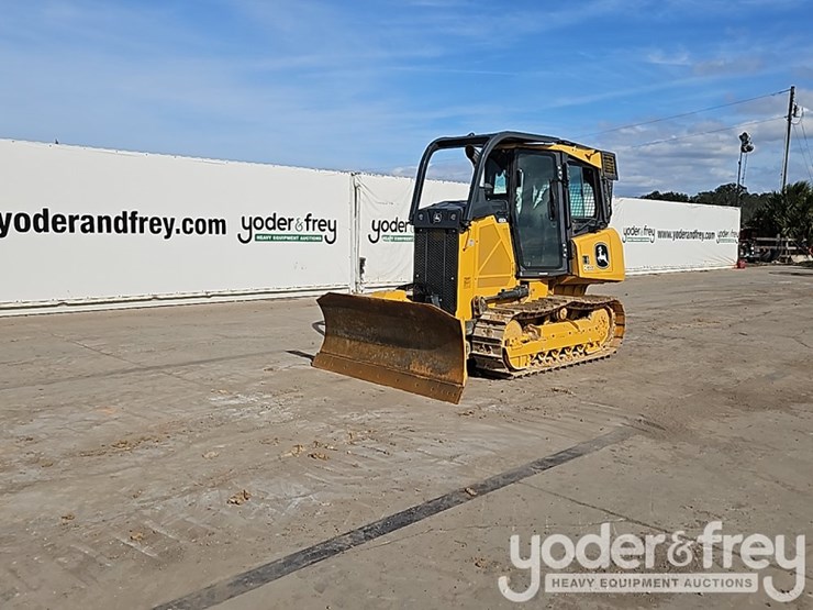 2022-deere-450k-image-2