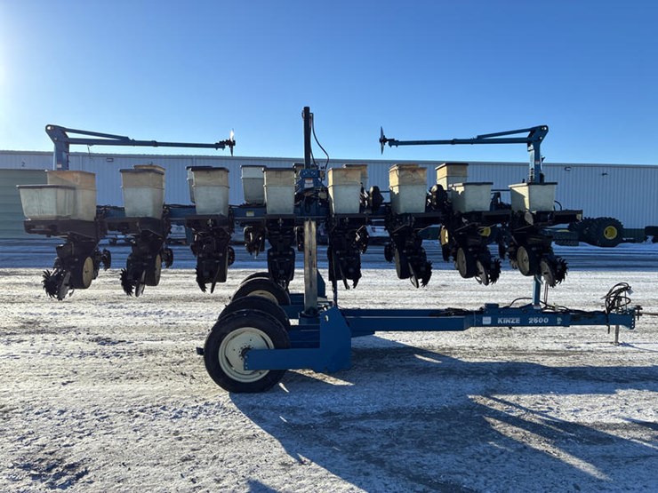 1999-kinze-2500-image-8