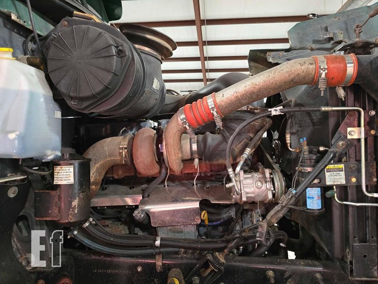 2000-mack-ch613-image-36