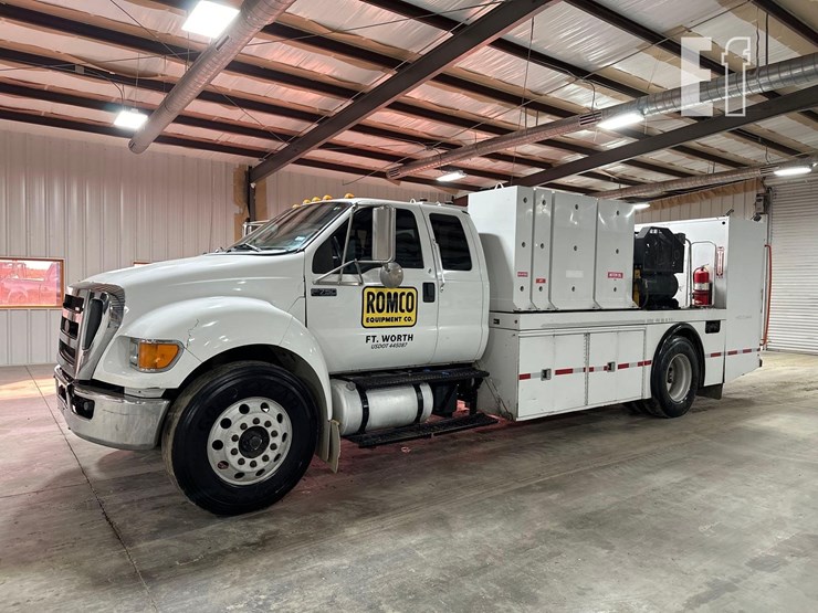 2015-ford-f750-image-1