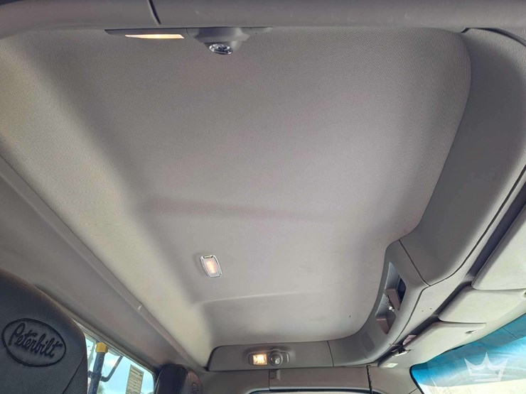 2022-peterbilt-567-t/a-wet-kit-day-cab-truck-tractor-image-42