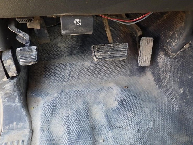 2003-gmc-1500-image-21