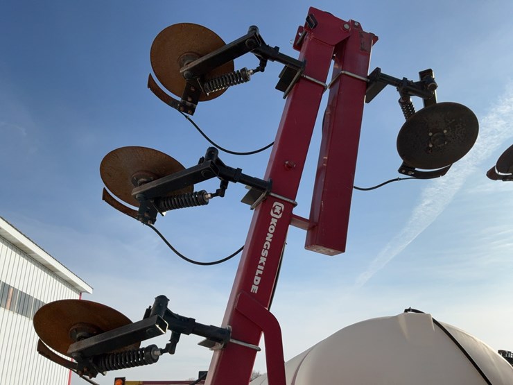 loftness-fs800-fertilizer-spreader-image-82