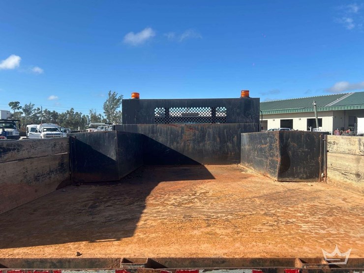 2016-utility-flatbed-image-34