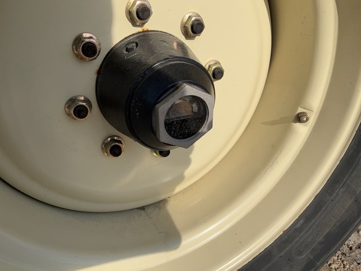 j&m-555-gravity-wagon-image-17