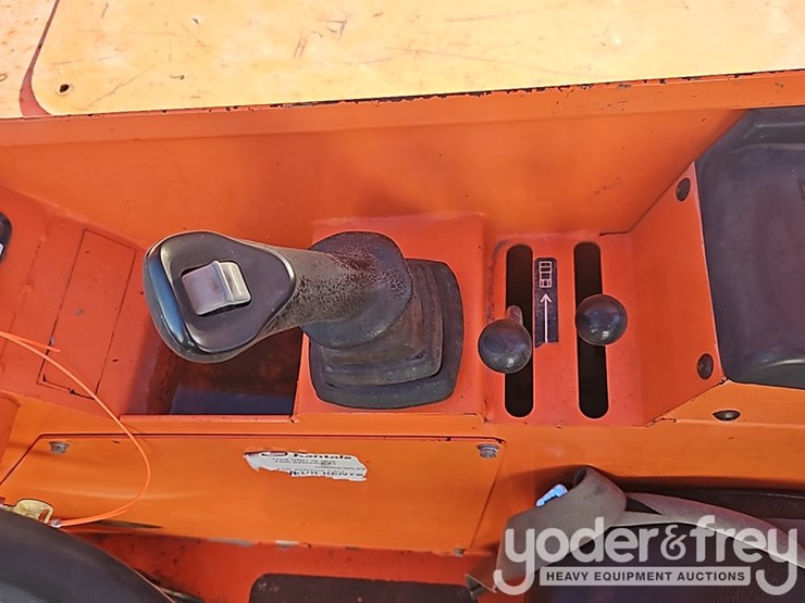 2016-sky-trak-8042-image-24