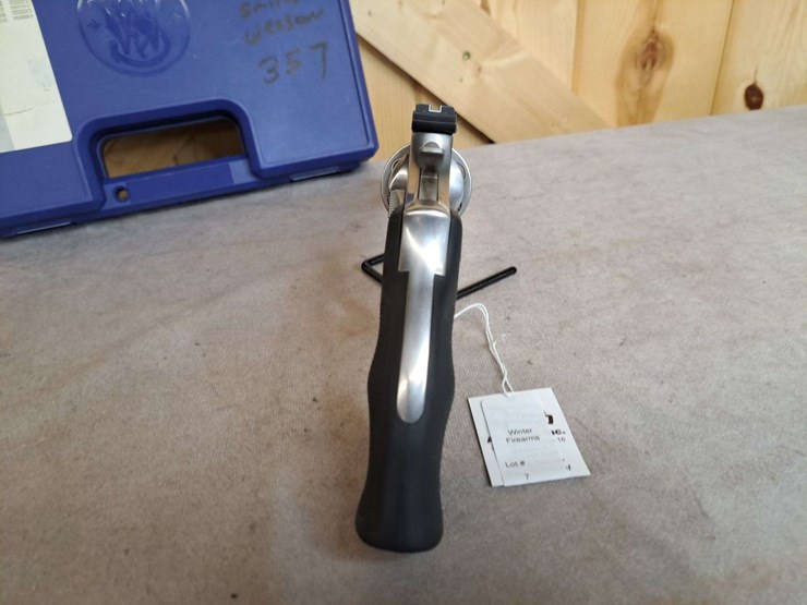 smith-&-wesson-model-686-.357-magnum-da-revolver-image-11