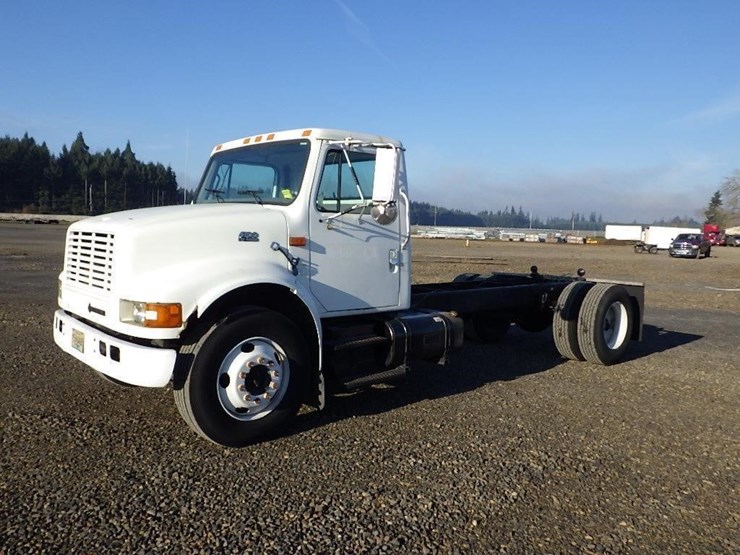 2000-international-4700-image-1