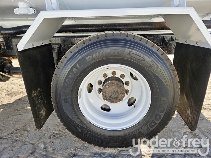 2019-ford-f750-image-15