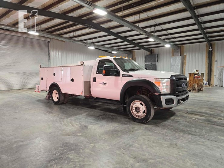 2015-ford-f550-image-2