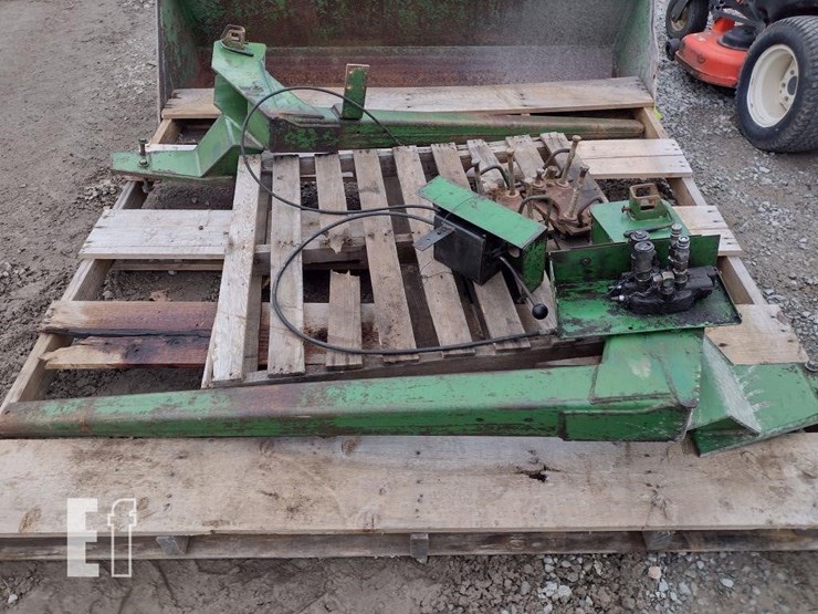 john-deere-245-image-9