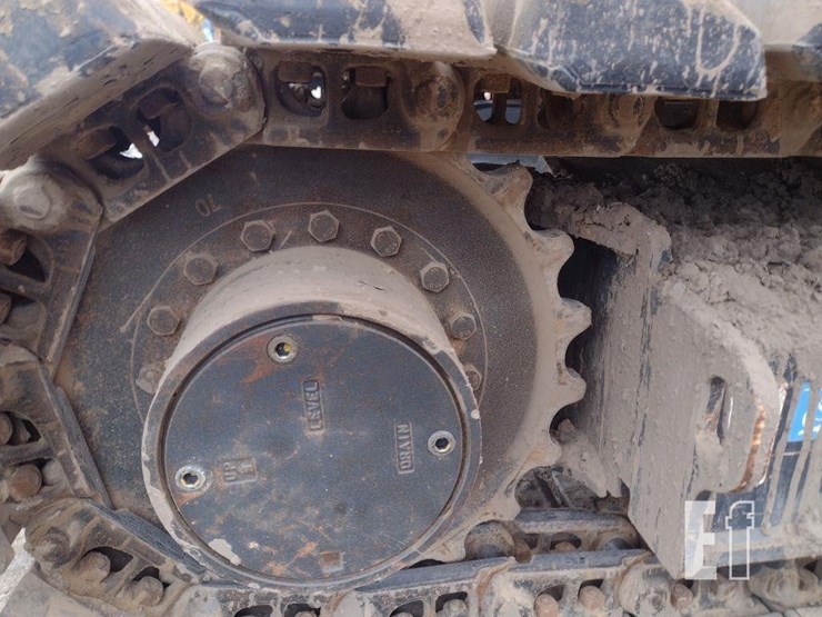 2021-deere-85g-image-37