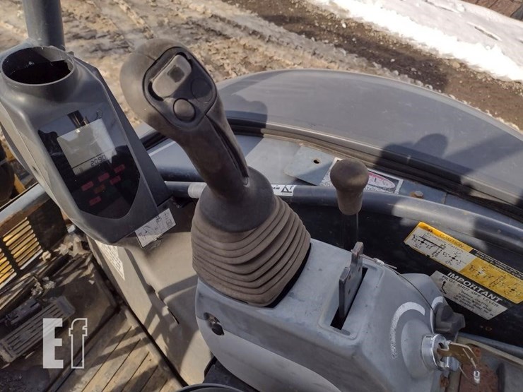 2013-deere-35d-image-8