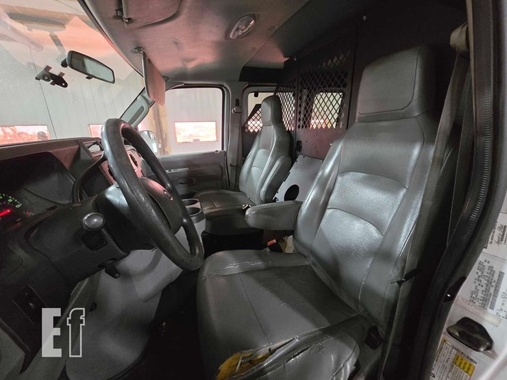 2012-ford-e250-image-9