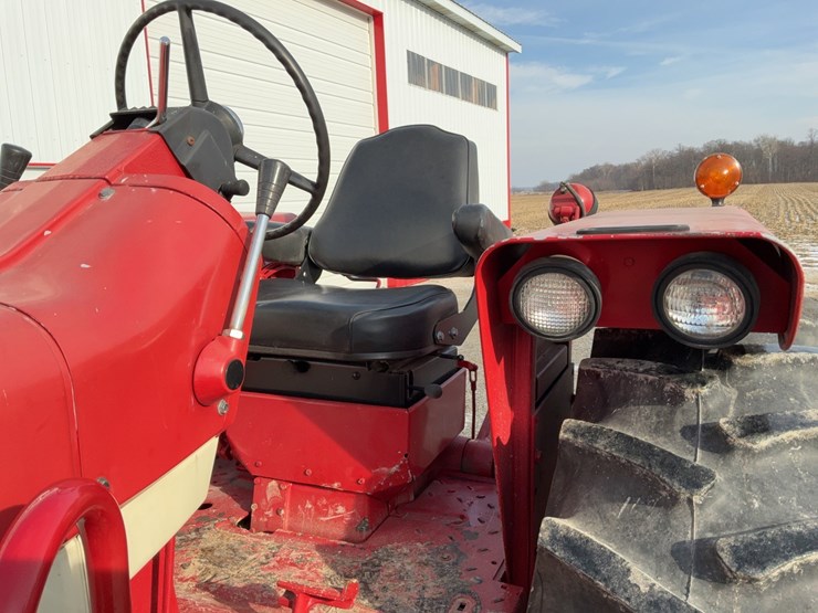 1970-ih-farmall-856-tractor-image-21