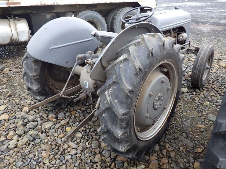 ford-tractor-image-4