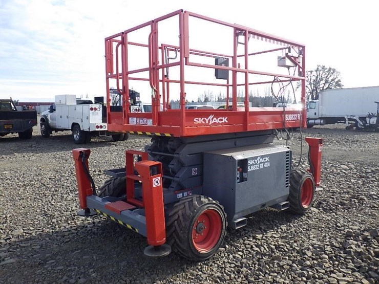 skyjack-sj6832rt-image-5