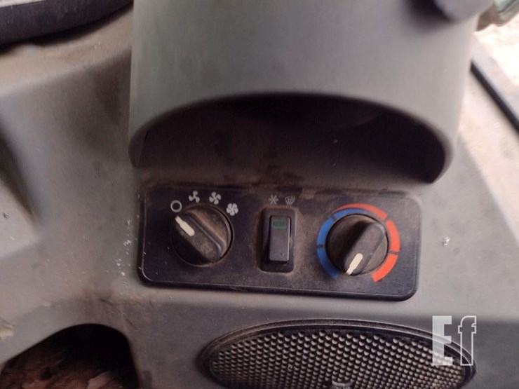 2017-bobcat-t595-image-12