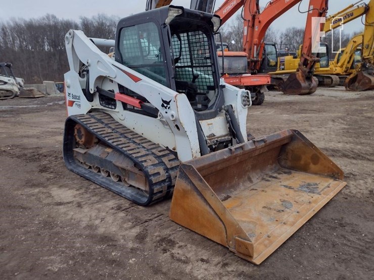 2017-bobcat-t740-image-40