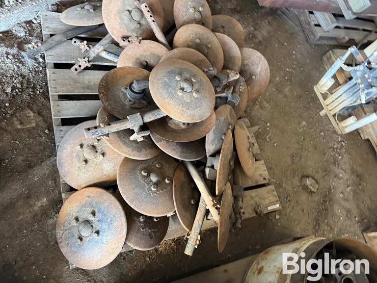 cultivator-baring-off-discs-image-10