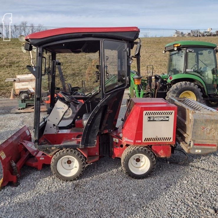 VENTRAC 3400L LAWN MOWER W/BLADE & BROOM