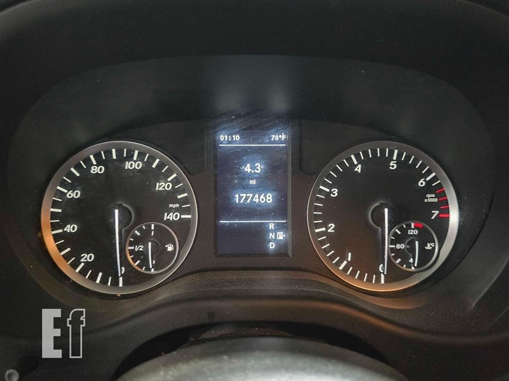 2017-mercedes-benz-metris-image-11