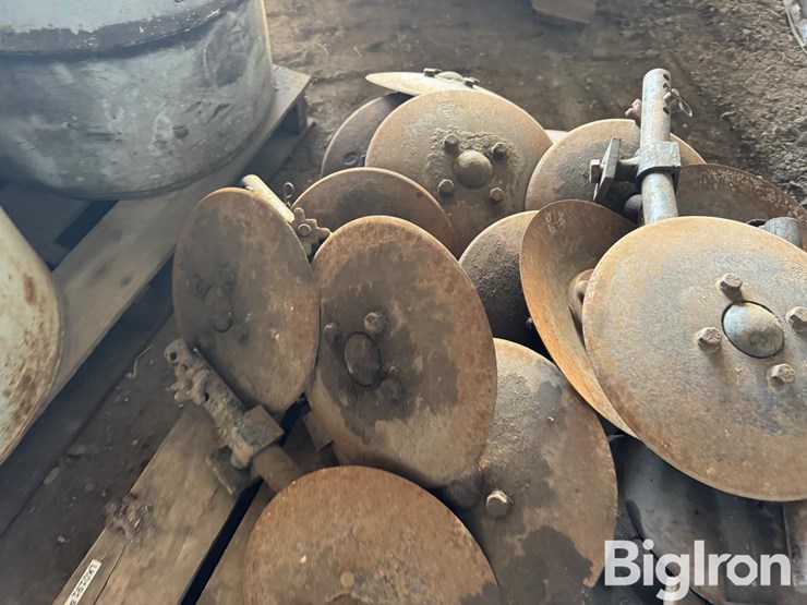 cultivator-baring-off-discs-image-14